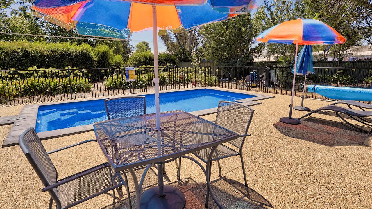 Castle Creek Motor Inn Euroa Ngoại thất bức ảnh