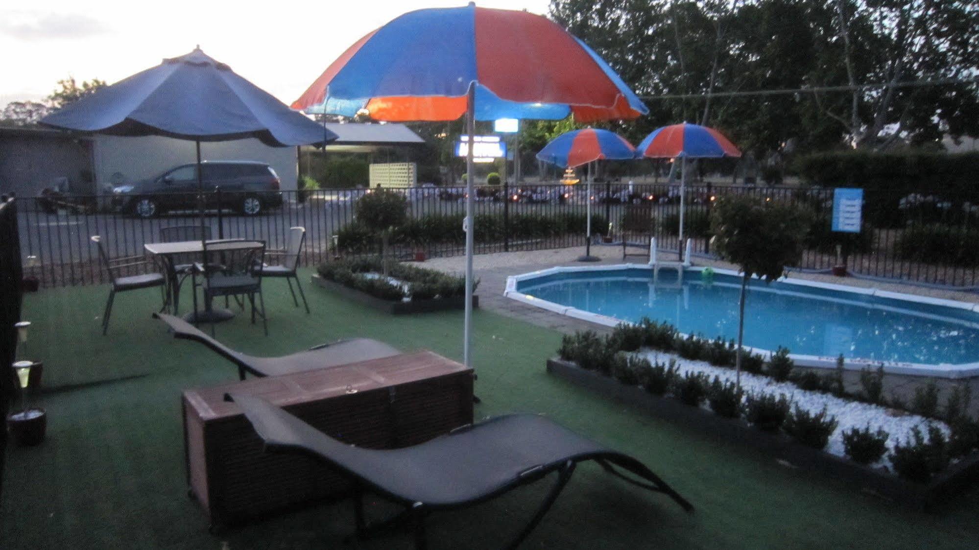 Castle Creek Motor Inn Euroa Ngoại thất bức ảnh